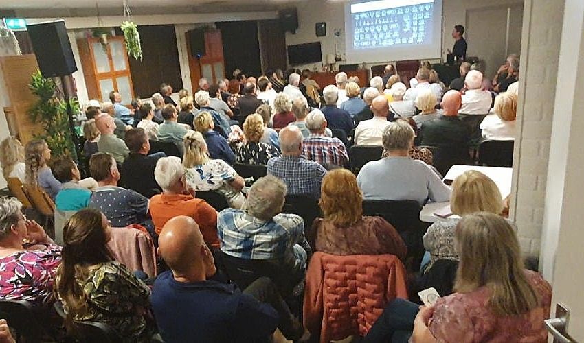 Bo tijdens een presentatie over AI
